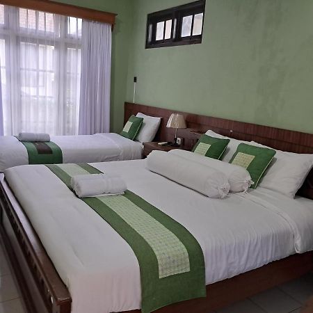 Griya Jene Homestay Syariah Ngabean Extérieur photo