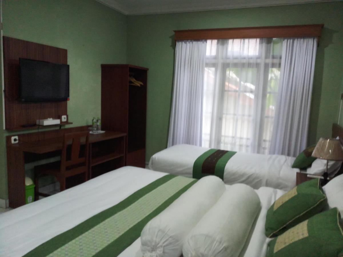 Griya Jene Homestay Syariah Ngabean Extérieur photo