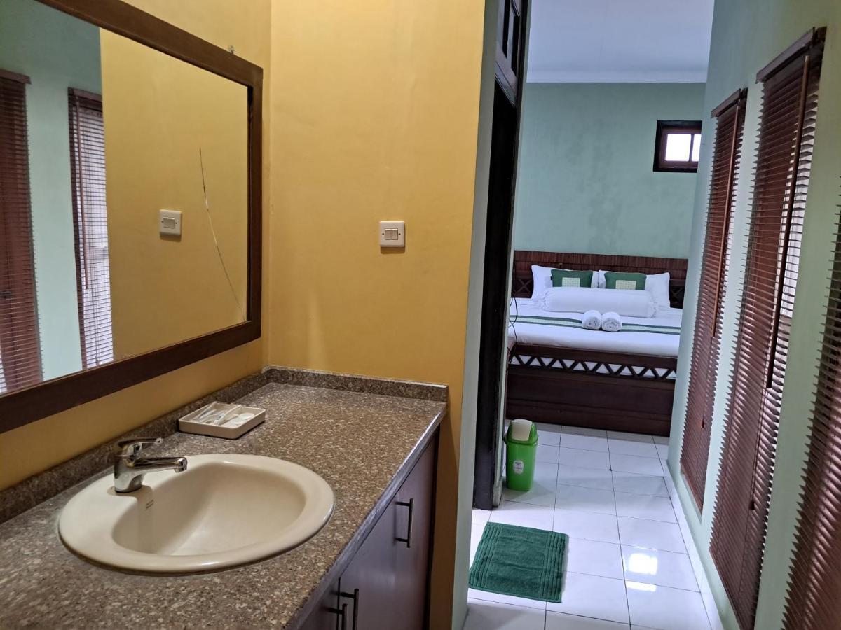 Griya Jene Homestay Syariah Ngabean Extérieur photo